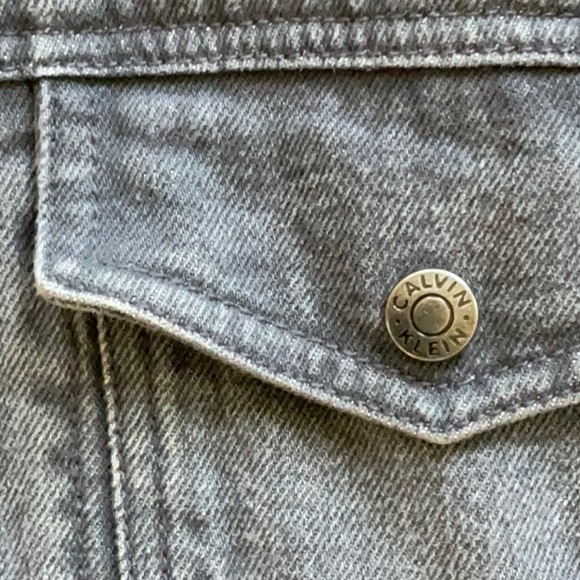 Classic vintage Calvin Klein grey jean jacket - Picture 12 of 16